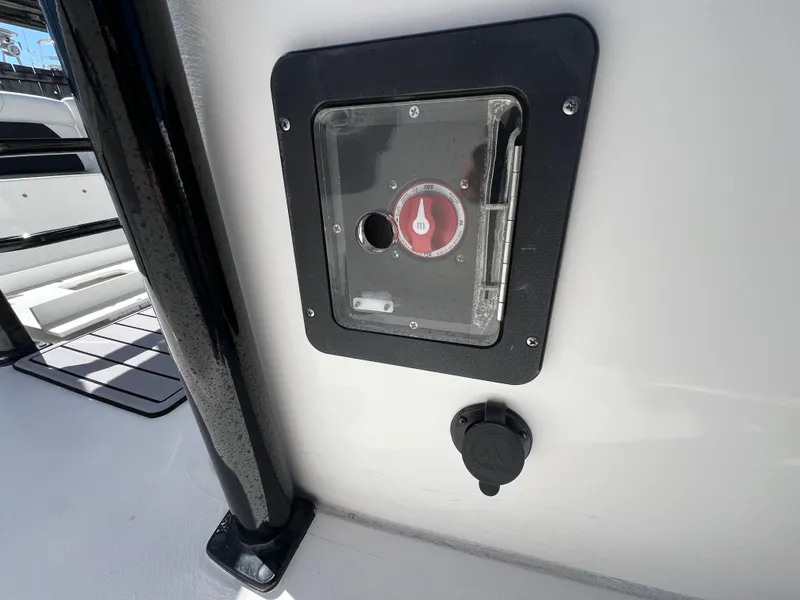 Slide: The Image of Tidewater 220 LXF 2022 - 17