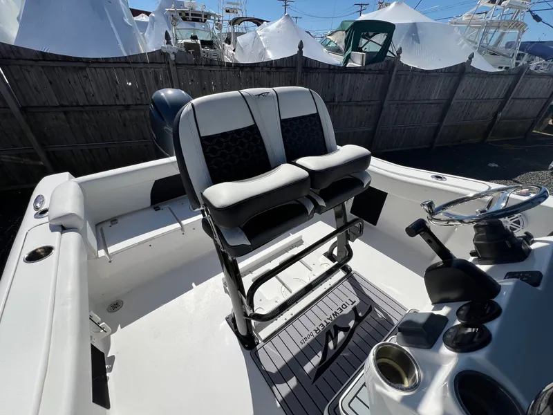 Slide: The Image of Tidewater 220 LXF 2022 - 22