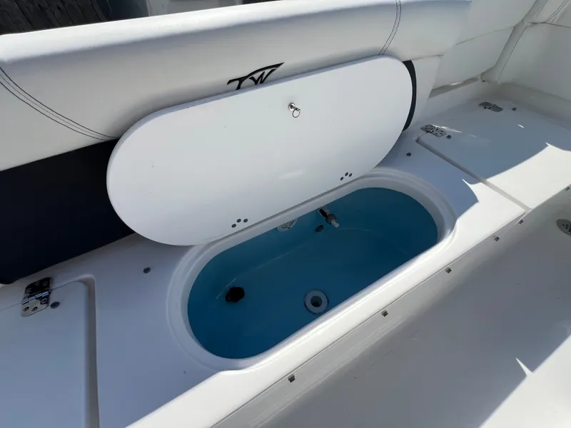 Slide: The Image of Tidewater 220 LXF 2022 - 26