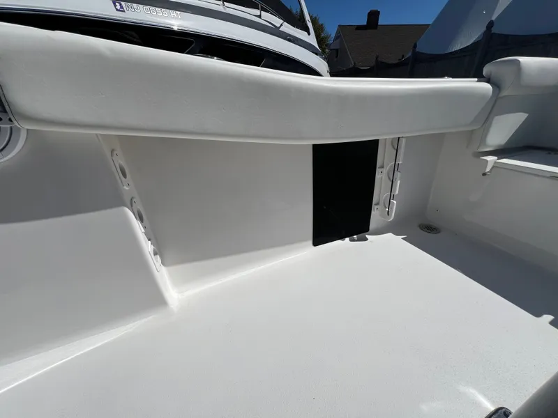 Slide: The Image of Tidewater 220 LXF 2022 - 28