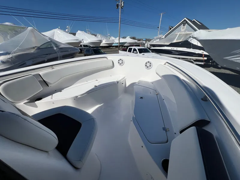 Slide: The Image of Tidewater 220 LXF 2022 - 8