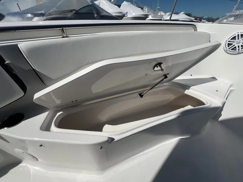 Slide: The Image of Tidewater 220 LXF 2022 - 9