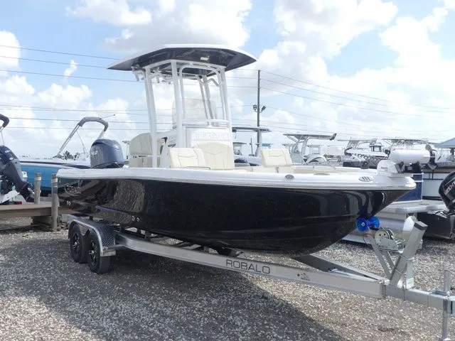 Slide: The Image of Robalo 226 Cayman 2026 - 3