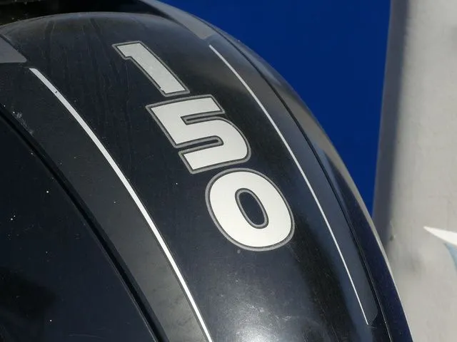 Slide: The Image of Mako 19 CPX 2015 - 10