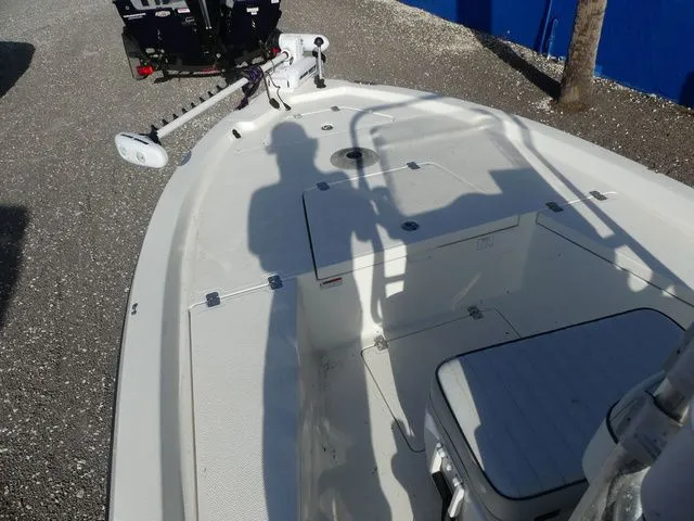 Slide: The Image of Mako 19 CPX 2015 - 12