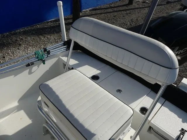 Slide: The Image of Mako 19 CPX 2015 - 15