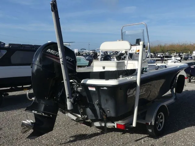 Slide: The Image of Mako 19 CPX 2015 - 4