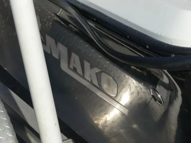 Slide: The Image of Mako 19 CPX 2015 - 7