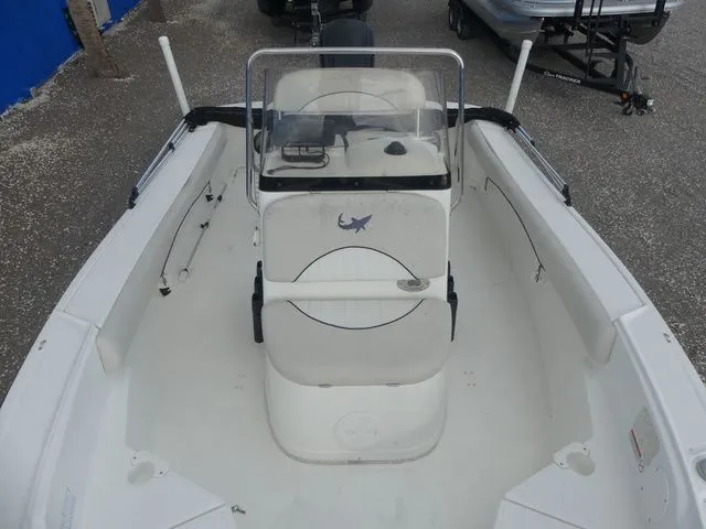 Slide: The Image of Mako 184 Center Console 2016 - 13