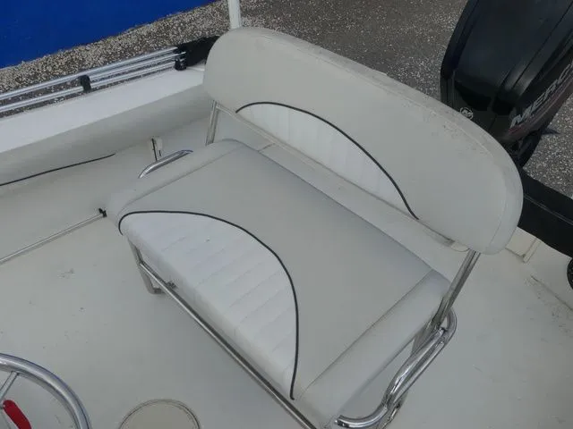 Slide: The Image of Mako 184 Center Console 2016 - 14