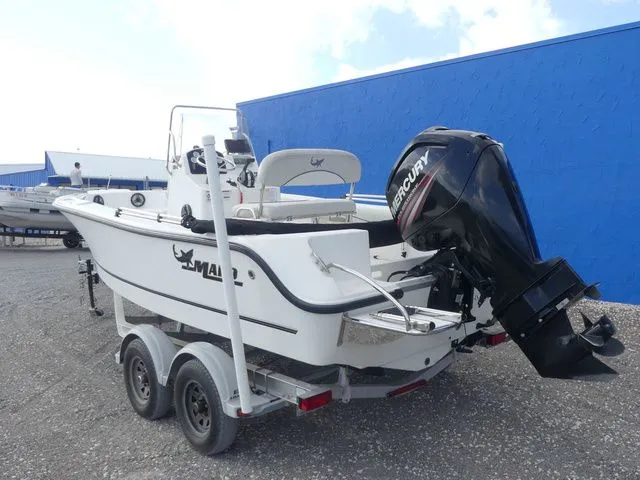 Slide: The Image of Mako 184 Center Console 2016 - 6