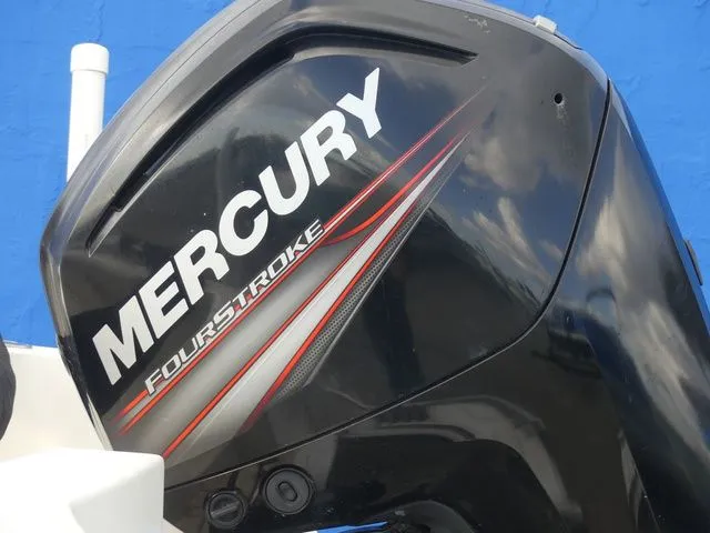 Slide: The Image of Mako 184 Center Console 2016 - 9