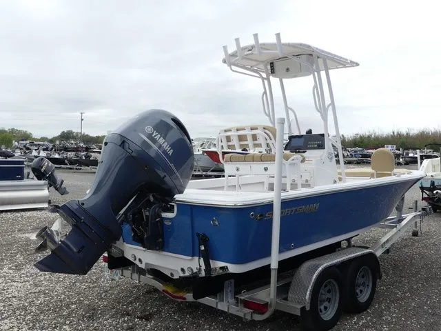 Slide: The Image of Sportsman Masters 207 Bay Boat 2022 - 4