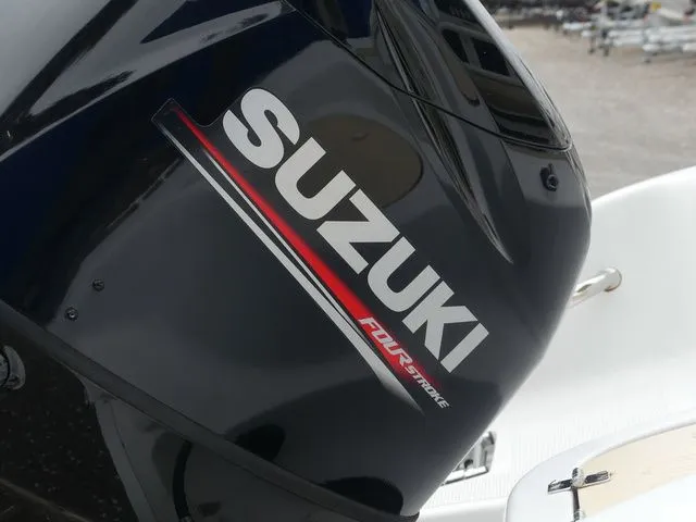 Slide: The Image of Key Largo 206 bay 2019 - 8