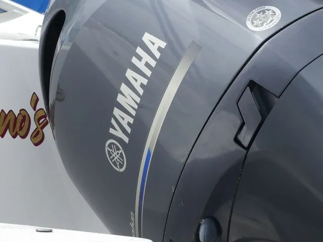 Slide: The Image of Yamaha outboard motor on a 2019 Hurricane SD 2200 OB boat. - 9