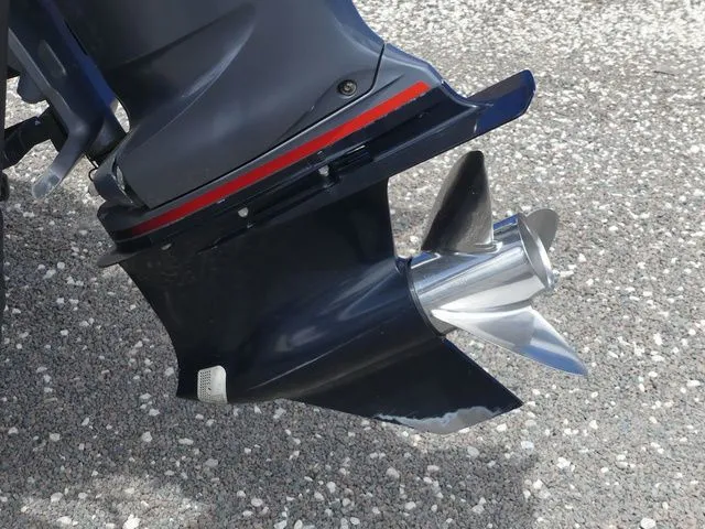 Slide: The Image of Skeeter ZX225 2016 - 10