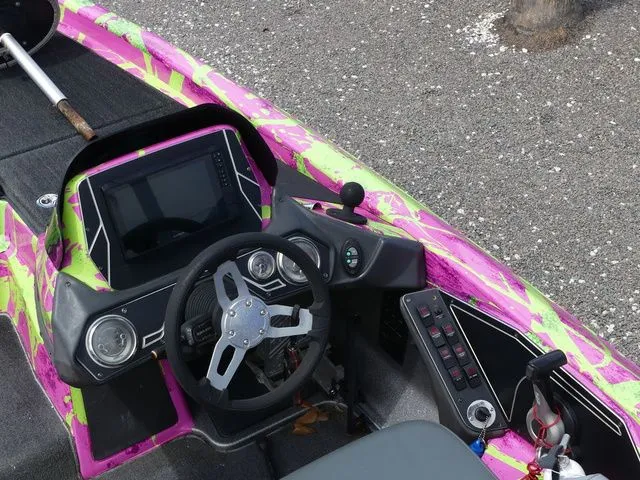 Slide: The Image of Skeeter ZX225 2016 - 15