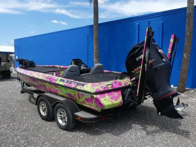 Slide: The Image of Skeeter ZX225 2016 - 6