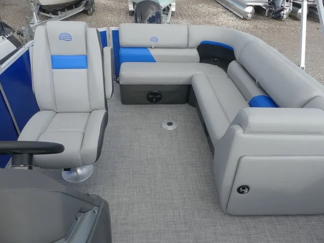 Slide: The Image of Sun Tracker Party Barge 20 DLX 2026 - 14