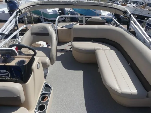 Slide: The Image of Sun Tracker Bass Buggy 18 DLX 2019 - 11