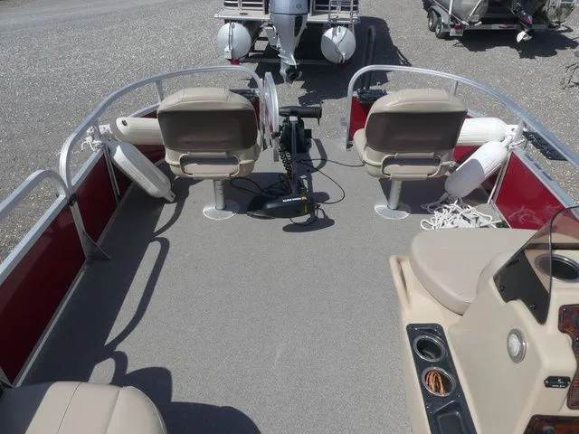 Slide: The Image of Sun Tracker Bass Buggy 18 DLX 2019 - 15