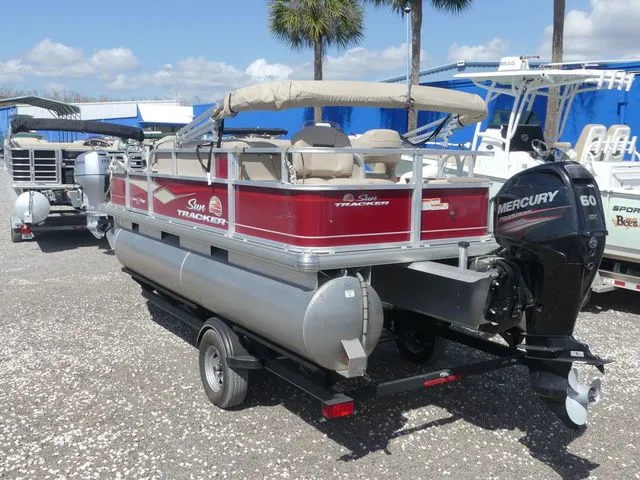 Slide: The Image of Sun Tracker Bass Buggy 18 DLX 2019 - 6