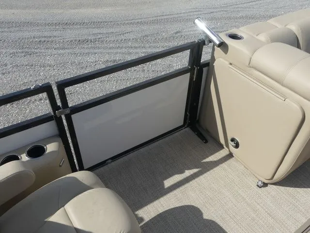 Slide: The Image of Regency 230 DL3 2020 - 13