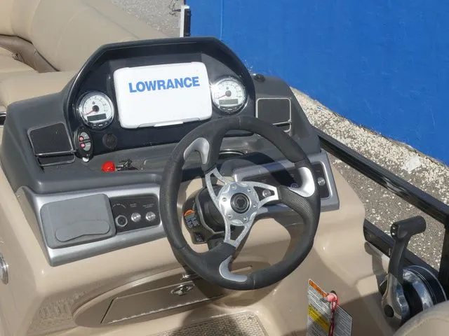 Slide: The Image of Regency 230 DL3 2020 - 16