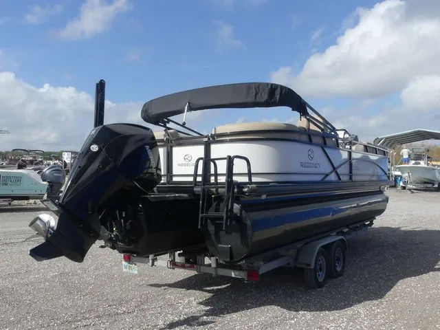 Slide: The Image of Regency 230 DL3 2020 - 4