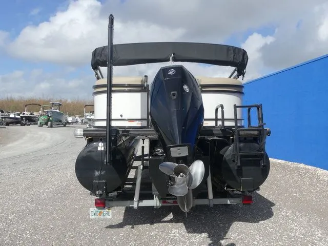 Slide: The Image of Regency 230 DL3 2020 - 5