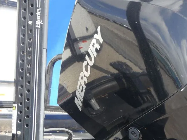 Slide: The Image of Regency 230 DL3 2020 - 9