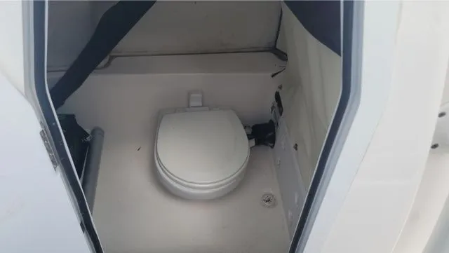 Slide: The Image of Sea Fox 248 Commander 2022 - 4