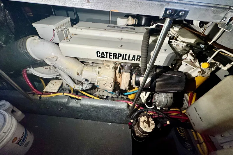 Slide: The Image of Silverton 392 Motor Yacht 2000 - 27