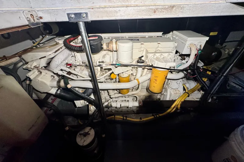 Slide: The Image of Silverton 392 Motor Yacht 2000 - 28