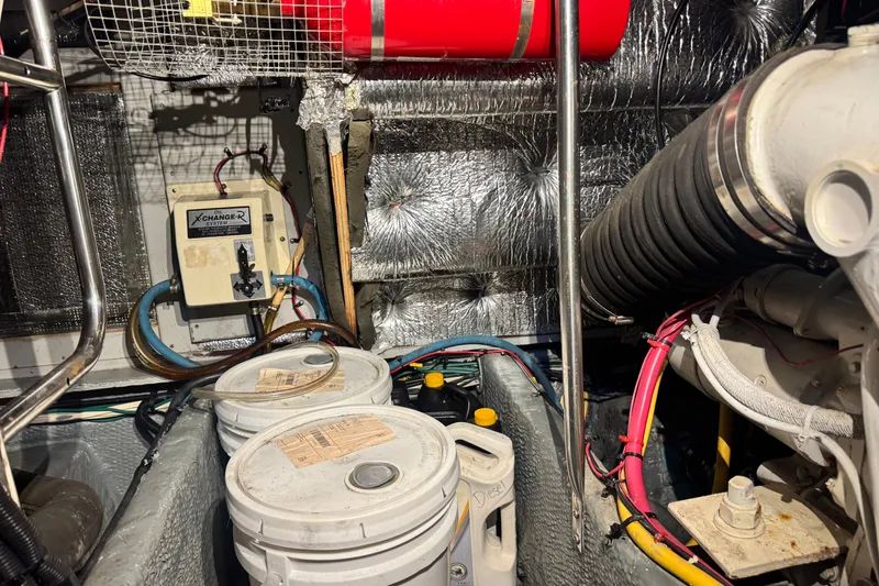 Slide: The Image of Silverton 392 Motor Yacht 2000 - 29