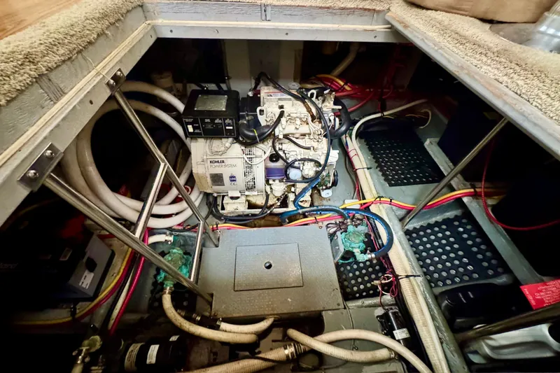 Slide: The Image of Silverton 392 Motor Yacht 2000 - 30