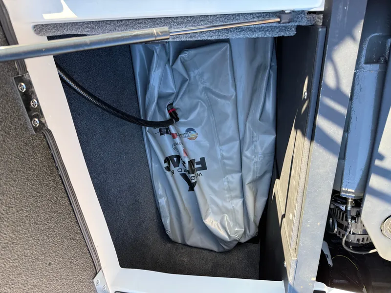 Slide: The Image of Ballast system in Malibu Wakesetter 21 LX 2022 boat. - 20