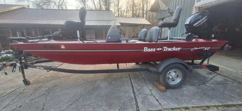 The Image of Tracker Bass Tracker Classic XL 2024 - undefined