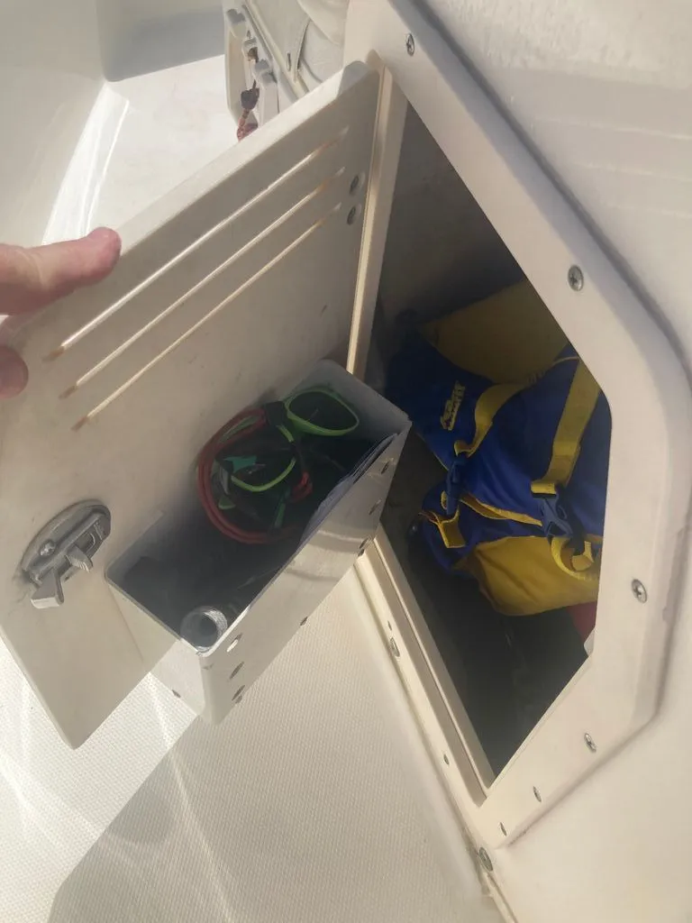 Slide: The Image of Boston Whaler Montauk 2008 - 32