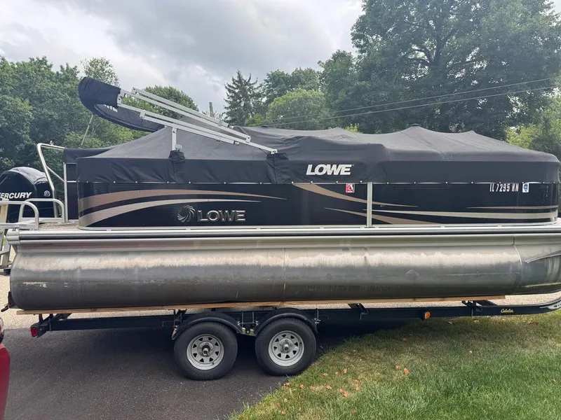 Slide: The Image of Lowe Ss 210 2012 - 14