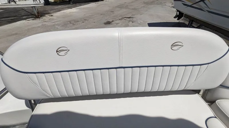 Slide: The Image of Crownline Boats 240 EX 2004 - 21