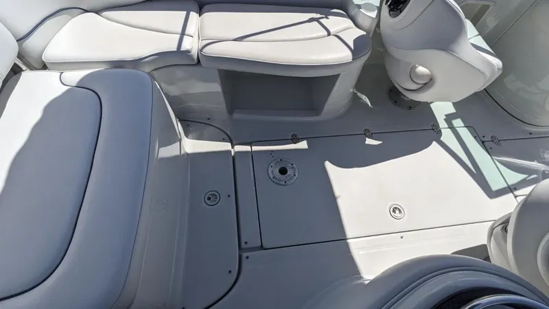 Slide: The Image of Crownline Boats 240 EX 2004 - 25