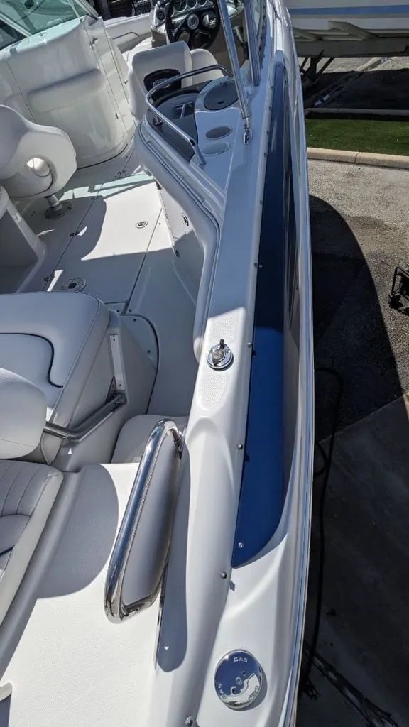 Slide: The Image of Crownline Boats 240 EX 2004 - 28