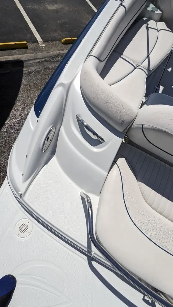 Slide: The Image of Crownline Boats 240 EX 2004 - 30
