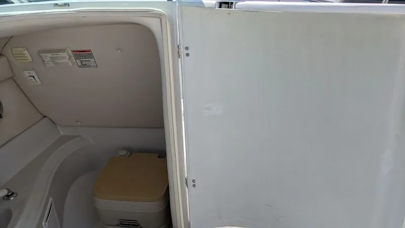 Slide: The Image of Crownline Boats 240 EX 2004 - 37