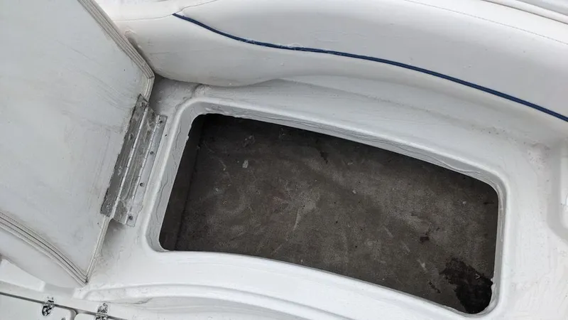 Slide: The Image of Crownline Boats 240 EX 2004 - 40