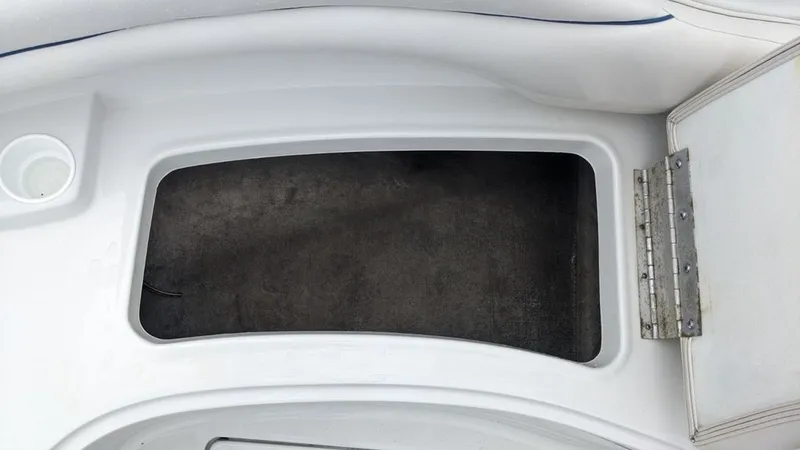 Slide: The Image of Crownline Boats 240 EX 2004 - 41