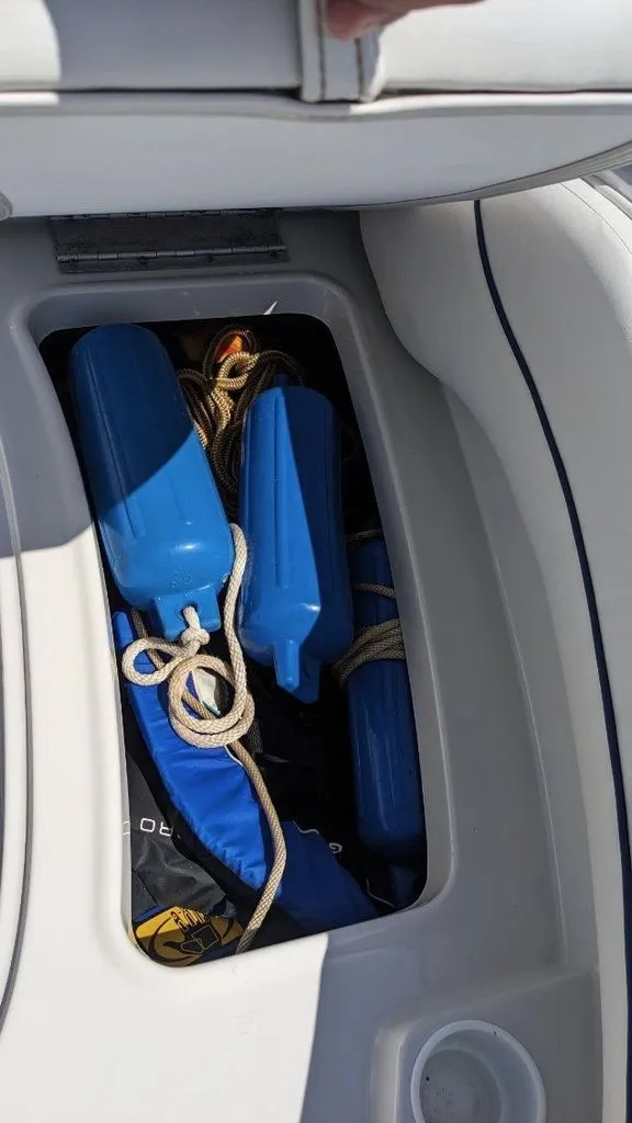 Slide: The Image of Crownline Boats 240 EX 2004 - 44