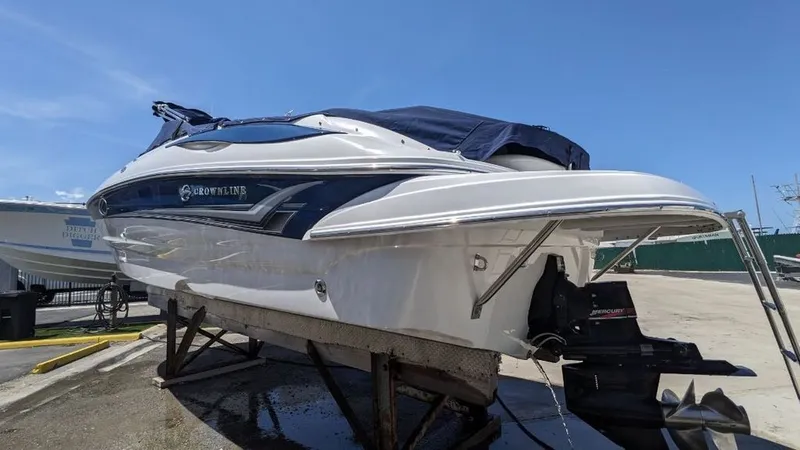 Slide: The Image of Crownline Boats 240 EX 2004 - 47