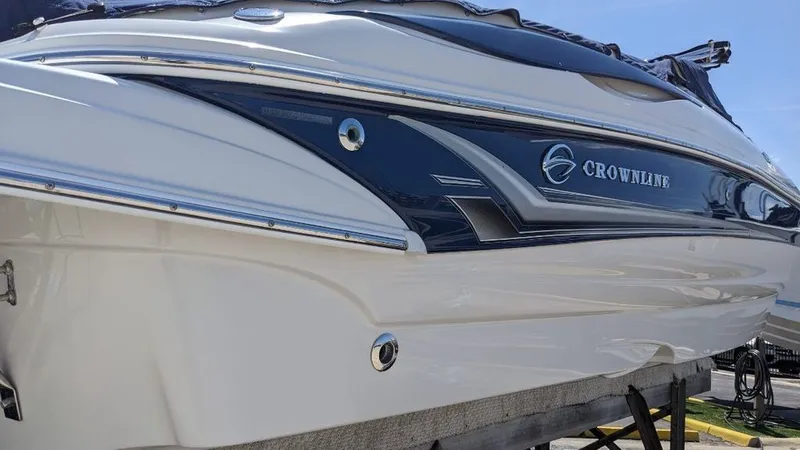 Slide: The Image of Crownline Boats 240 EX 2004 - 50